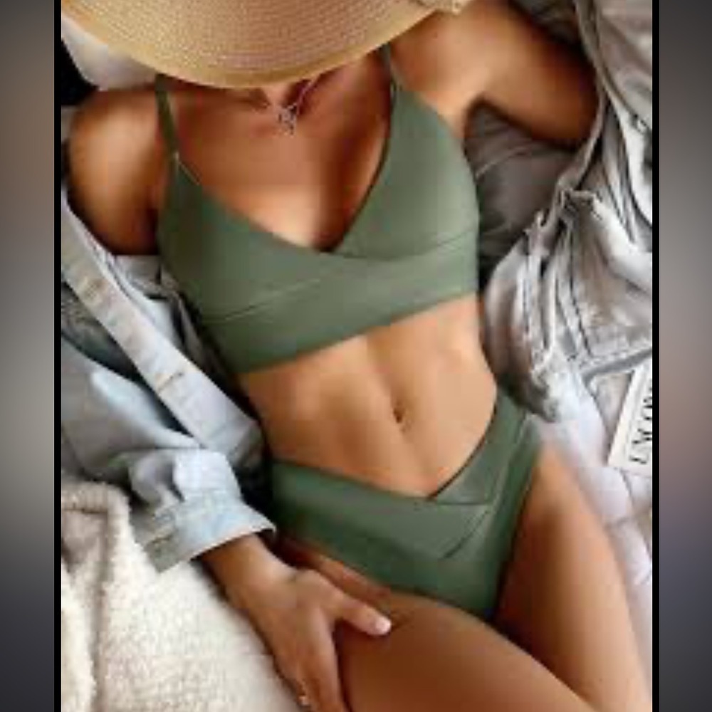 V-neck bikini